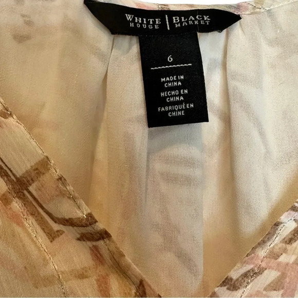 White House Black Market Geometric Print Shimmer Flowy V Neck Blouse size 6 - Picture 7 of 8